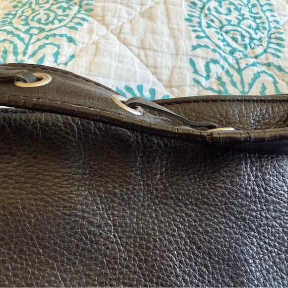 Kenneth Cole Shoulder Bag - Picture 5 of 9